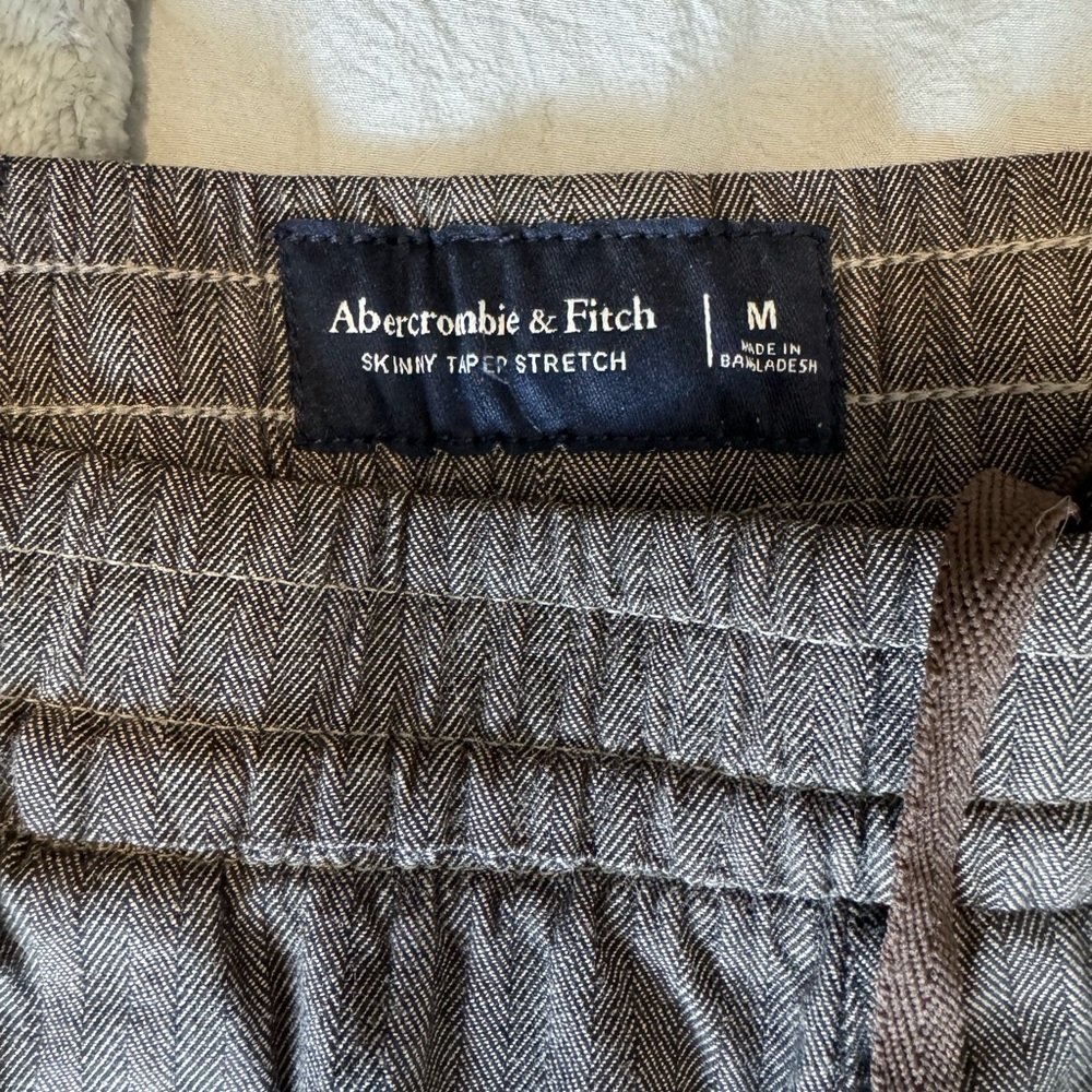 Men’s Abercrombie and Fitch stretch pant, size medium